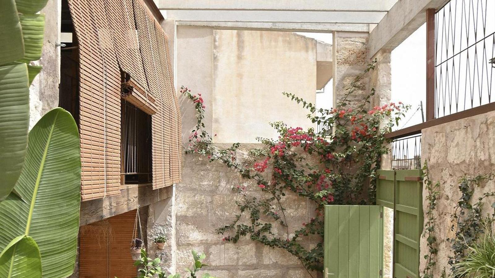 La intervención se completa con la rehabilitación de la primera planta de la casa.